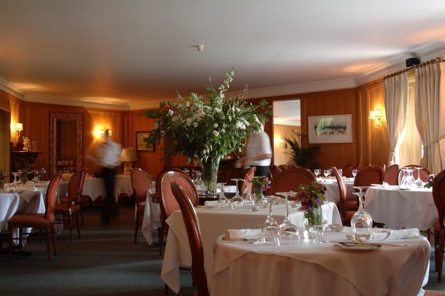 The elegant dining room at Rathsallagh House